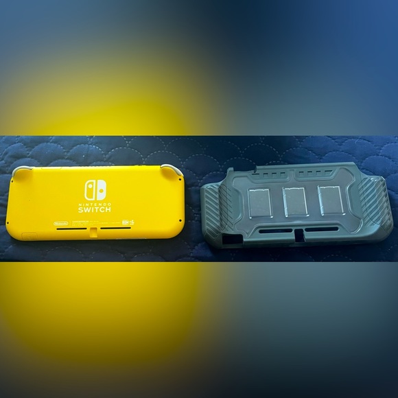 Nintendo Switch Lite with Case that holds games - Picture 2 of 2